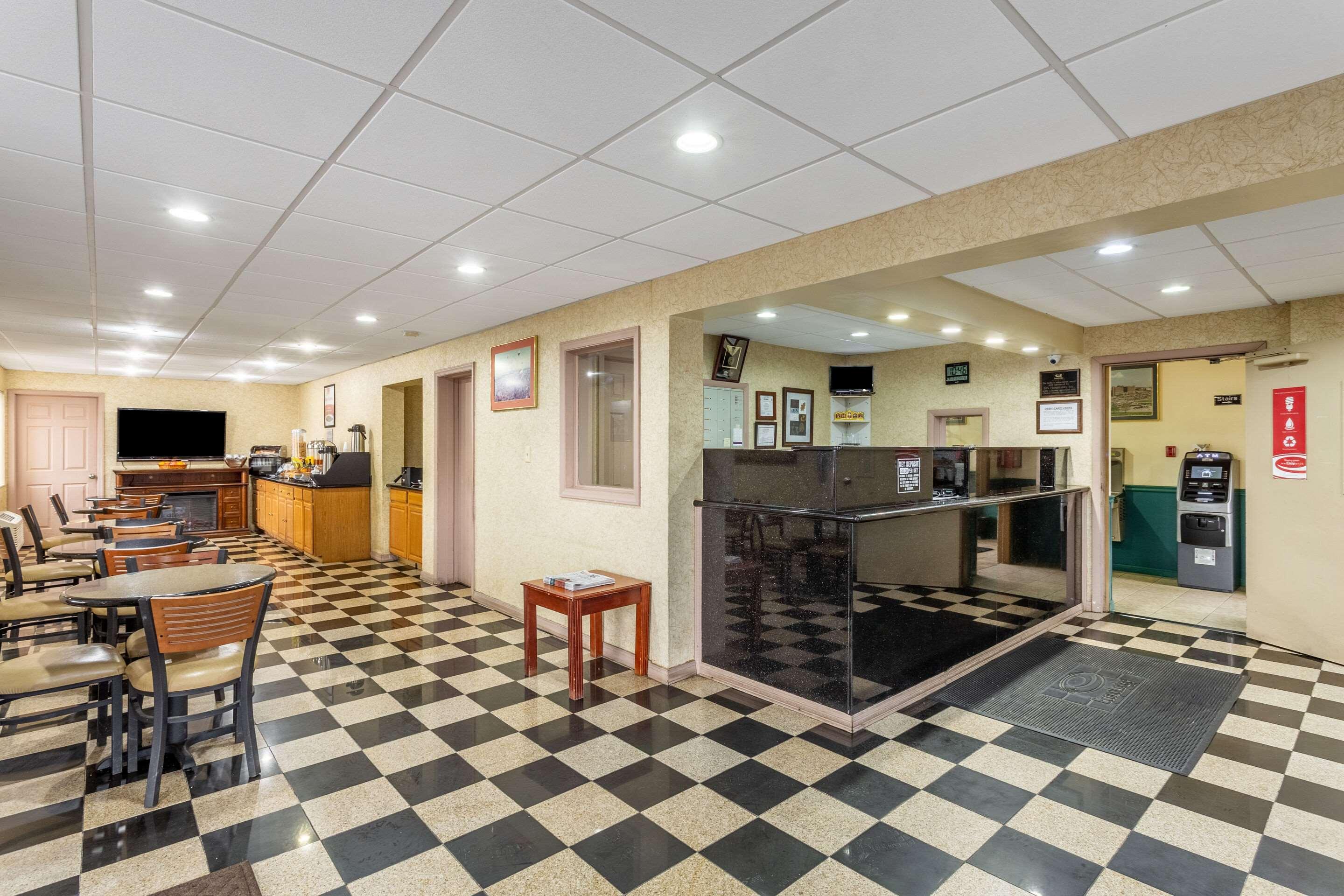 Econo Lodge Morgantown Zewnętrze zdjęcie
